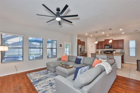 House in Land O' Lakes, Florida 3 bedrooms, 192.68 sq.m. № 1885210 - photo 9