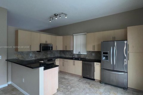 Купить виллу или дом в Мирамар, Флорида 4 спальни, 172.71м2, № 2065252 - фото 14