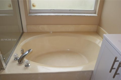 Купить виллу или дом в Мирамар, Флорида 4 спальни, 172.71м2, № 2065252 - фото 29