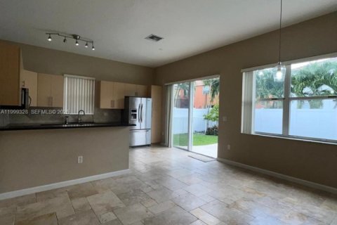 Купить виллу или дом в Мирамар, Флорида 4 спальни, 172.71м2, № 2065252 - фото 15