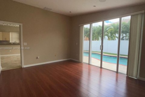 Купить виллу или дом в Мирамар, Флорида 4 спальни, 172.71м2, № 2065252 - фото 23