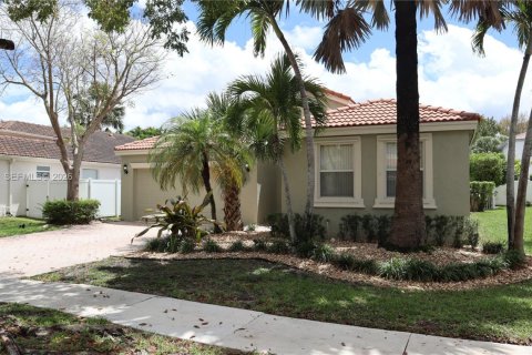 Купить виллу или дом в Мирамар, Флорида 4 спальни, 172.71м2, № 2065252 - фото 2