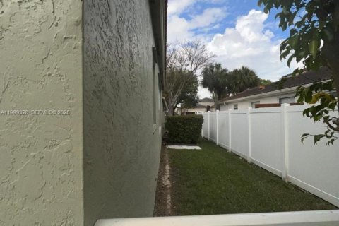 Купить виллу или дом в Мирамар, Флорида 4 спальни, 172.71м2, № 2065252 - фото 10