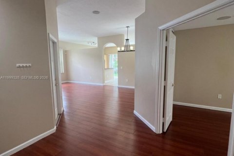 Купить виллу или дом в Мирамар, Флорида 4 спальни, 172.71м2, № 2065252 - фото 11