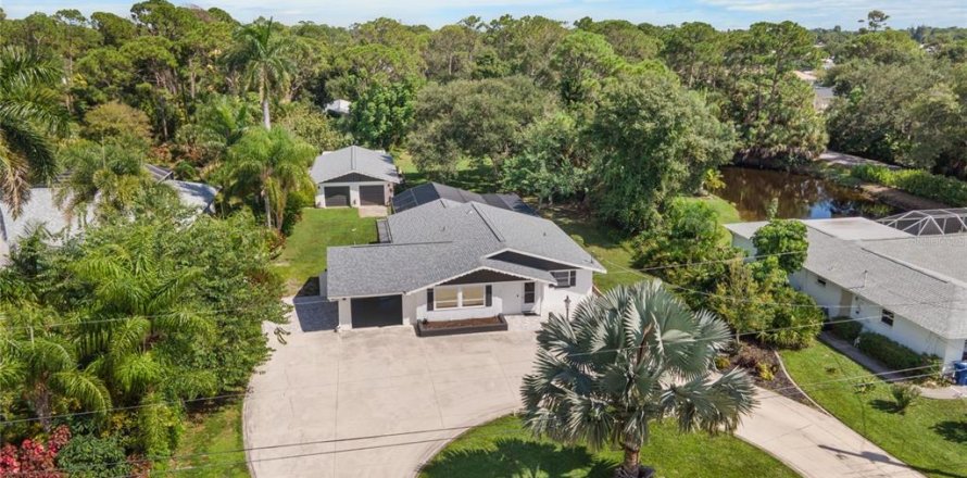 Villa ou maison à Englewood, Floride 4 chambres, 178 m2 № 2404640