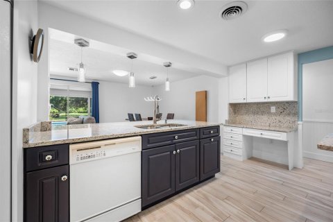 Villa ou maison à vendre à Englewood, Floride: 4 chambres, 178 m2 № 2404640 - photo 12