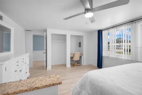 Villa ou maison à vendre à Englewood, Floride: 4 chambres, 178 m2 № 2404640 - photo 8