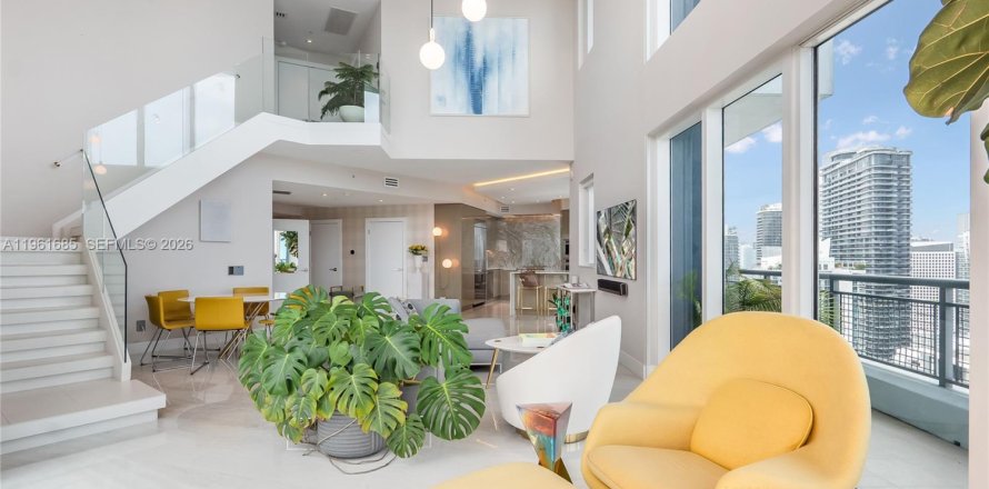 Кондоминиум с 3 спальнями в Майами, Флорида № 2024505