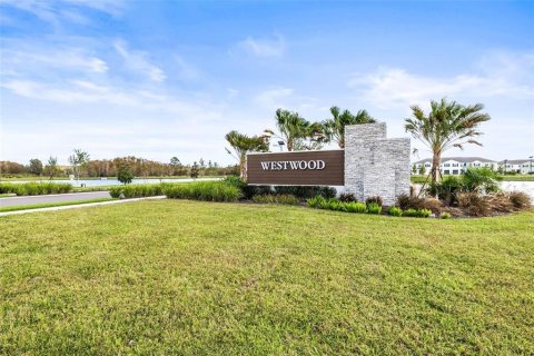 Townhouse in Land O' Lakes, Florida 3 bedrooms, 155.43 sq.m. № 1888658 - photo 20