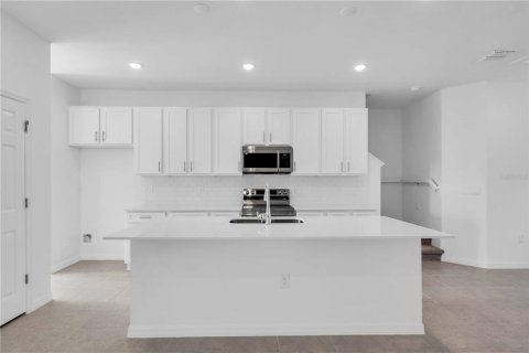 Townhouse in Apopka, Florida 3 bedrooms, 170.94 sq.m. № 1886924 - photo 4