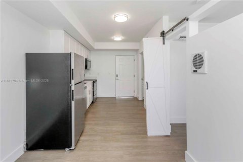 Снять в аренду кондоминиум в Майами, Флорида 1 спальня, № 1958184 - фото 2