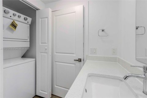 Снять в аренду кондоминиум в Майами, Флорида 1 спальня, № 1958184 - фото 7