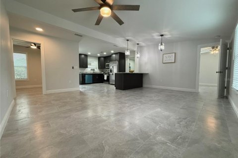 Villa ou maison à vendre à Saint Petersburg, Floride: 4 chambres, 138.89 m2 № 1917909 - photo 6