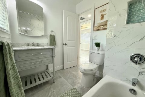 Villa ou maison à vendre à Saint Petersburg, Floride: 4 chambres, 138.89 m2 № 1917909 - photo 12