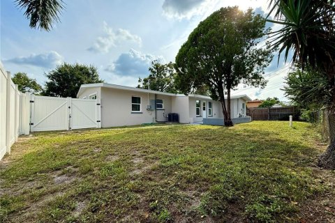 Villa ou maison à vendre à Saint Petersburg, Floride: 4 chambres, 138.89 m2 № 1917909 - photo 20