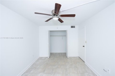 Купить кондоминиум в Майами, Флорида 2 спальни, 83.52м2, № 2015048 - фото 25