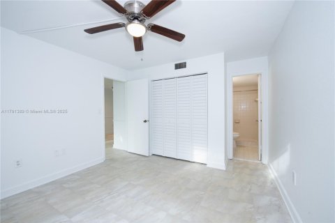 Купить кондоминиум в Майами, Флорида 2 спальни, 83.52м2, № 2015048 - фото 19