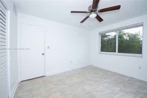 Купить кондоминиум в Майами, Флорида 2 спальни, 83.52м2, № 2015048 - фото 23