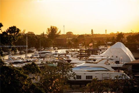 Купить кондоминиум в Майами, Флорида 2 спальни, 83.52м2, № 2015048 - фото 4