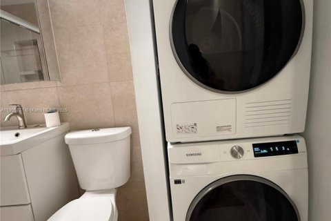 Снять в аренду кондоминиум в Майами-Бич, Флорида 1 спальня, 39.02м2, № 1956393 - фото 14