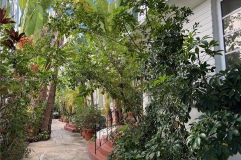 Снять в аренду кондоминиум в Майами-Бич, Флорида 1 спальня, 39.02м2, № 1956393 - фото 20