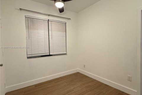 Снять в аренду кондоминиум в Майами-Бич, Флорида 1 спальня, 39.02м2, № 1956393 - фото 11