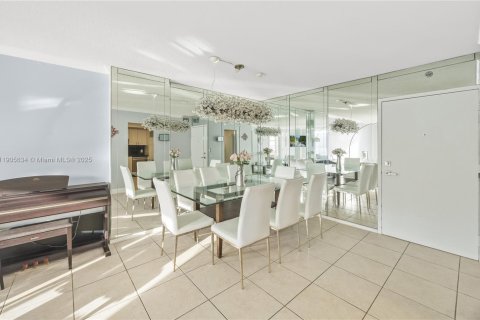 Copropriété à vendre à Aventura, Floride: 2 chambres, 113.34 m2 № 1956629 - photo 9
