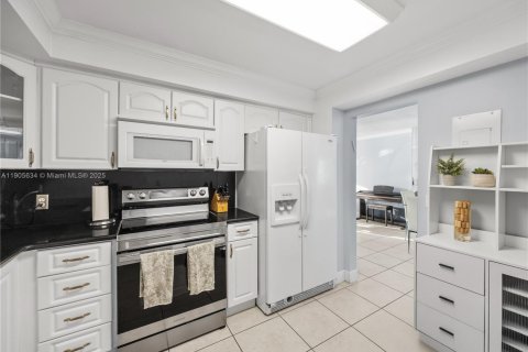 Copropriété à vendre à Aventura, Floride: 2 chambres, 113.34 m2 № 1956629 - photo 20