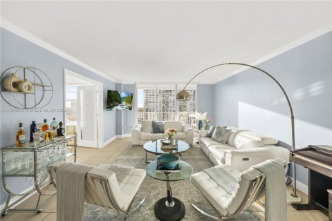 Copropriété à vendre à Aventura, Floride: 2 chambres, 113.34 m2 № 1956629 - photo 1