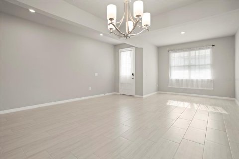 House in Clermont, Florida 5 bedrooms, 325.9 sq.m. № 1598295 - photo 7