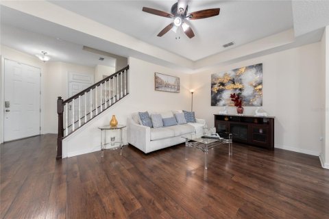 Townhouse in Belle Isle, Florida 3 bedrooms, 154.96 sq.m. № 1778864 - photo 10