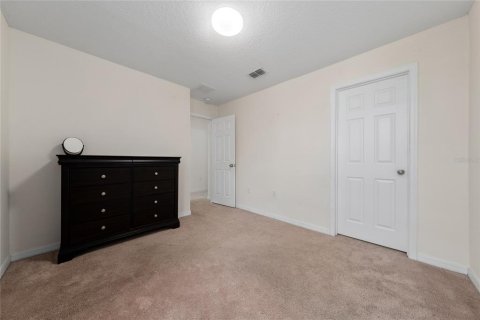 Townhouse in Belle Isle, Florida 3 bedrooms, 154.96 sq.m. № 1778864 - photo 18