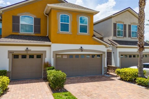 Townhouse in Belle Isle, Florida 3 bedrooms, 154.96 sq.m. № 1778864 - photo 2