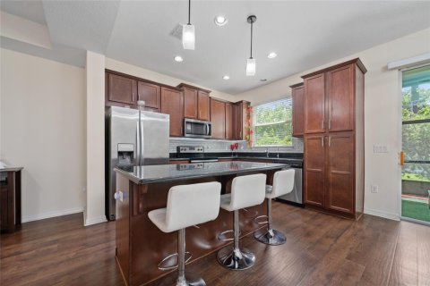 Townhouse in Belle Isle, Florida 3 bedrooms, 154.96 sq.m. № 1778864 - photo 5