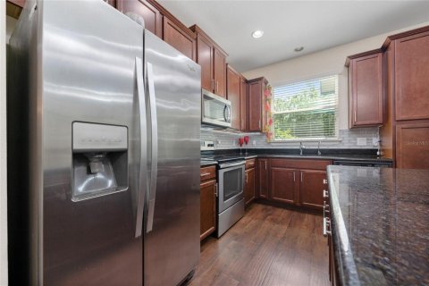 Townhouse in Belle Isle, Florida 3 bedrooms, 154.96 sq.m. № 1778864 - photo 6