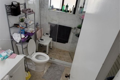 Condo in Hialeah, Florida, 3 bedrooms  № 1891943 - photo 12