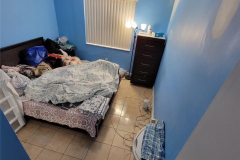 Condo in Hialeah, Florida, 3 bedrooms  № 1891943 - photo 10
