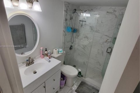 Condo in Hialeah, Florida, 3 bedrooms  № 1891943 - photo 8