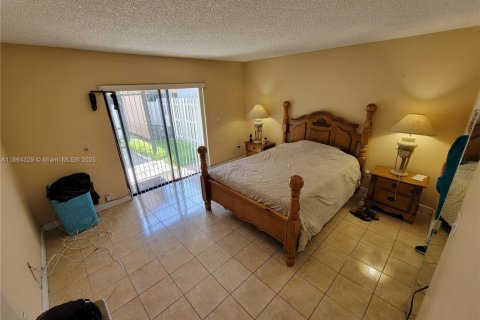 Condo in Hialeah, Florida, 3 bedrooms  № 1891943 - photo 7