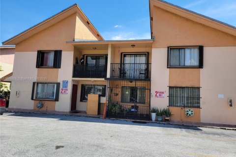Condo in Hialeah, Florida, 3 bedrooms  № 1891943 - photo 1
