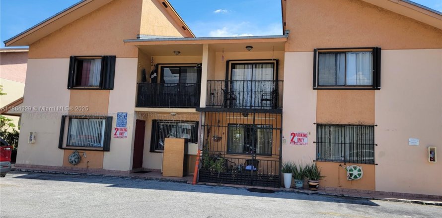 Condo in Hialeah, Florida, 3 bedrooms  № 1891943