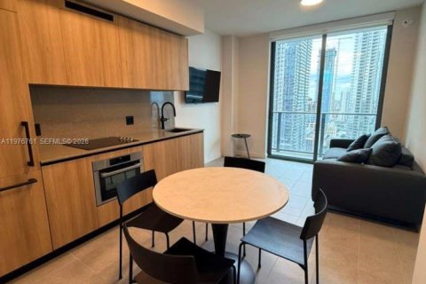 Condo in Miami, Florida, 1 bedroom  № 2040983 - photo 5