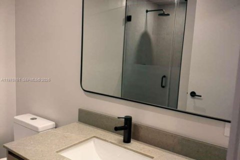 Condo in Miami, Florida, 1 bedroom  № 2040983 - photo 12