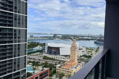 Condo in Miami, Florida, 1 bedroom  № 2040983 - photo 13