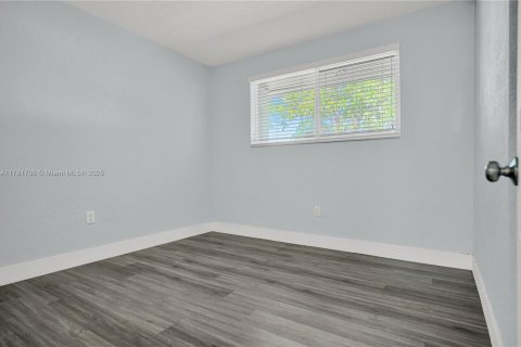 House in Homestead, Florida 3 bedrooms, 153.66 sq.m. № 1627999 - photo 15