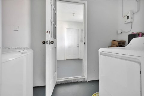 House in Homestead, Florida 3 bedrooms, 153.66 sq.m. № 1627999 - photo 22
