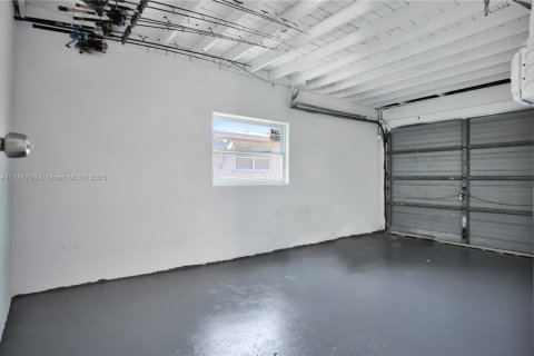 House in Homestead, Florida 3 bedrooms, 153.66 sq.m. № 1627999 - photo 21