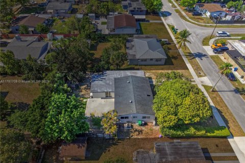 House in Homestead, Florida 3 bedrooms, 153.66 sq.m. № 1627999 - photo 29