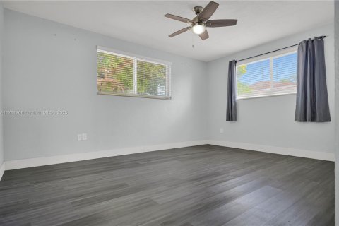 House in Homestead, Florida 3 bedrooms, 153.66 sq.m. № 1627999 - photo 17