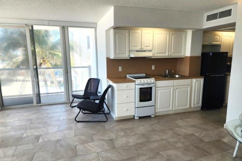 Condominio en venta en Fort Lauderdale, Florida, 1 dormitorio, 84.54 m2 № 1839735 - foto 12